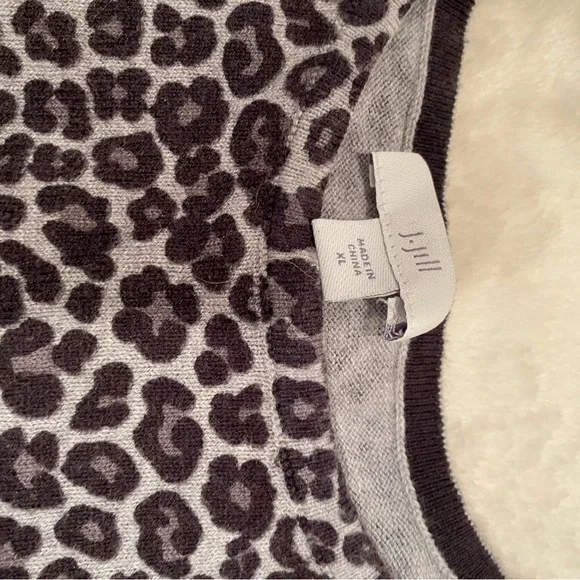 J.Jill light weight sweater. Like new. Xl - Picture 3 of 5